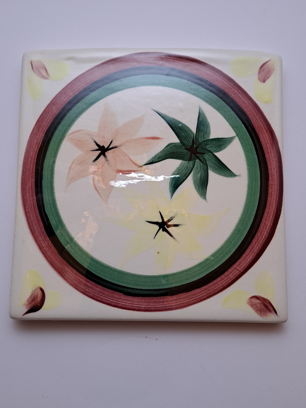 Gail Pittman signed Ceramic Trivet Tray. Floral pattern design.